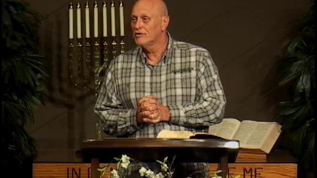 Exodus 3-4:17 - The Deliverer Is Prepared And Sent смотреть онлайн