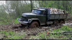 В лесу подо Ржевом. ЗИЛ 131 и ЗИЛ 157