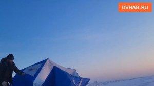 Как установить на льду зимнюю палатку