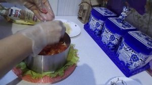 РЕЦЕПТ ПРАЗДНИЧНОГО САЛАТА  ИЗ КОПЧЁНОЙ ГРУДКИ С ПОМИДОРАМИ.