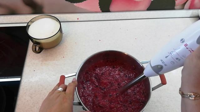 Смородиновое пюре.