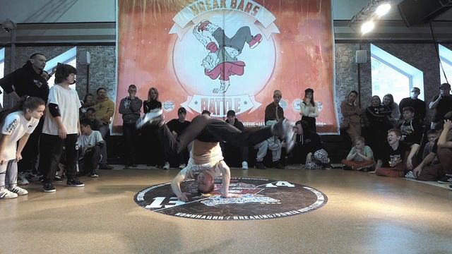 БРЕЙК ДАНС ДЕТИ ↔ Power Move ↔ до 18 лет ↔ ROUND 2 ↔ 1'8 ↔ BREAK BARS 4 #breakbars4 #bmvideo смотреть онлайн