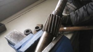 Заклинил редуктор на ход мостового крана, выясняем причину и ремонтируем редуктор.