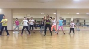 Танцы в центре гимнастики. ( Зумба кидс)