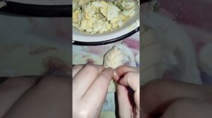 Манты с яйцами и зелёным луком