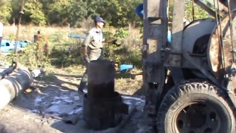 Бурение скважин на воду Московская область.Бурение промышленной скважины Ударно канатный метод 2