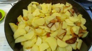 Жареная картошка с печенью.