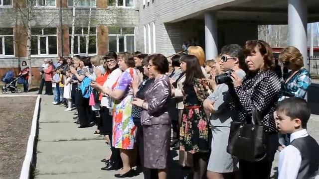 Последний звонок,простые слезы 11А школа № 6 г.Урай 2013 смотреть онлайн