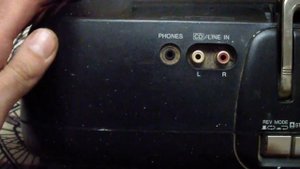 Хоть дешевый, но еще послужит! Panasonic RX-FT 570.