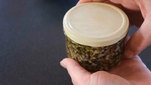 Как сделать мацерат - масляный экстракт растений. Мацерат маргаритки - традиционный рецепт.