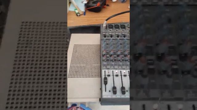 Test mixer Behringer xenxy 1204fx 0939234164 смотреть онлайн