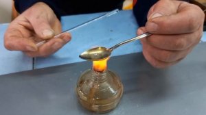 «Кипение воды в ложке». Занимательные опыты. Физика  8-й класс.