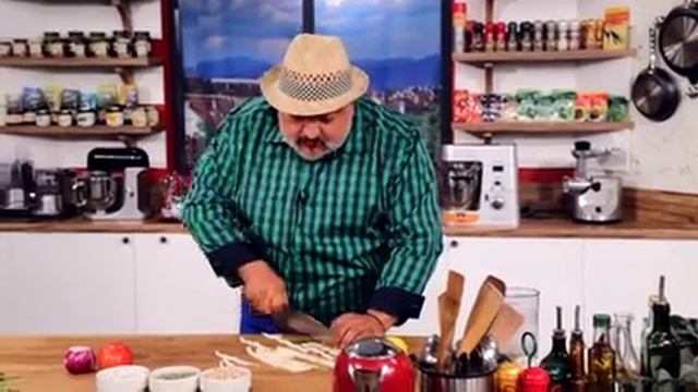 Есенна салата с леща и сирене халуми- Рецепта на деня от Бързо,лесно,вкусно-22.10.2014 г. смотреть онлайн