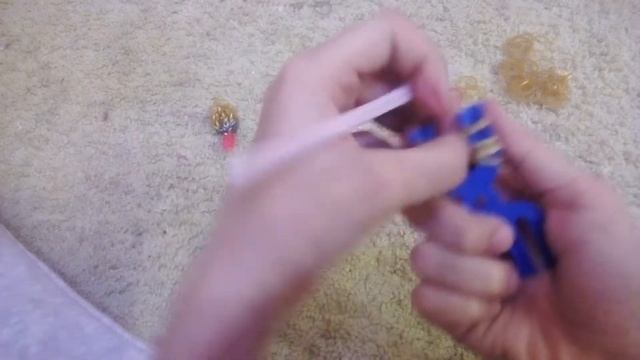МОРОЖЕНОЕ из резинок на рогатке. Брелок из резиночек