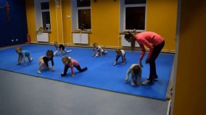 Открытый урок по гимнастике младшей группы 27.12.2016 в зале на ул. Лётчика Пилютова