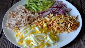 Салат с копченым сыром Косичка