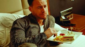 Керем Бюрсин продолжает удивлять!