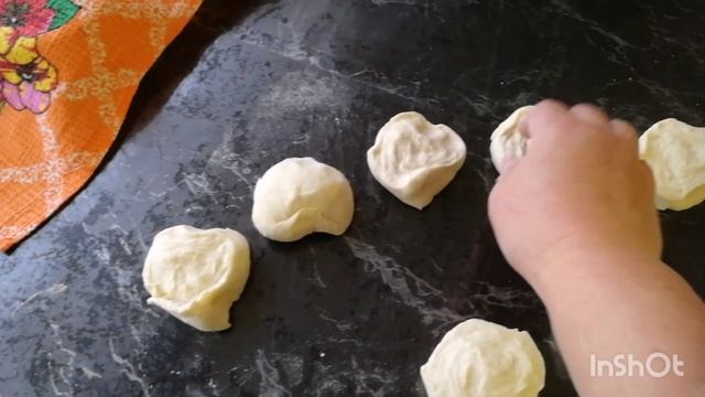 Готовлю чебуреки.