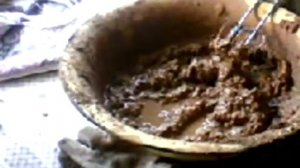 замес глины для печки