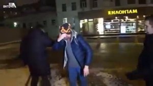 #МОСКВА. Казанский вокзал. дрался русский бомж обычный русский человека🤳🤳 21.12.2020.год