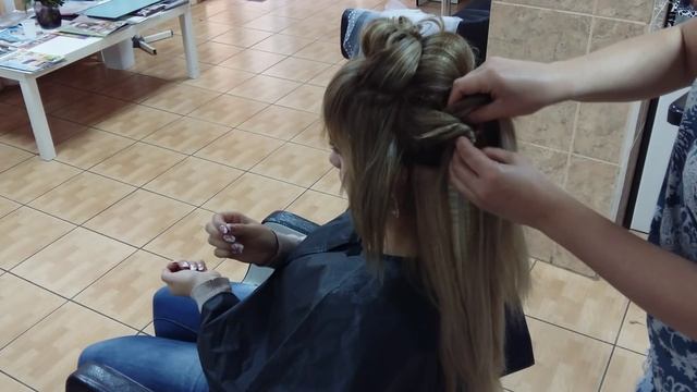 Прическа с накладными прядями. Hairstyle with false hair смотреть онлайн