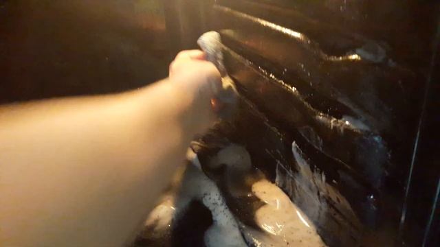 Как очистить духовку с помощью соды и уксуса.  Работает ли этот способ?!