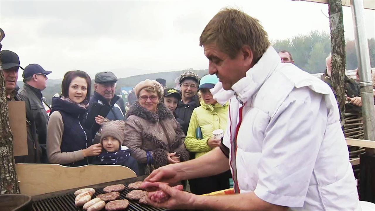 Аппетитный фестиваль "Веселые шкварки" устроили в Краснодарском крае