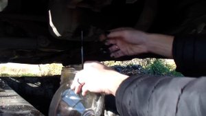 Замена масла в двигателе.ТОЙОТА КАРИНА