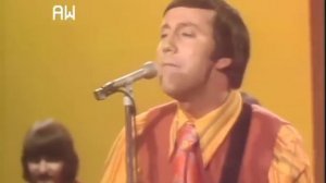 Ray Stevens - "Gitarzan" (Live on The Ray Stevens Show, 1970)