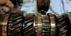 Показан Способ Переточки Шестерен  Чтобы не Выбивало Скорость в Коробке Передач ВАЗ Классика