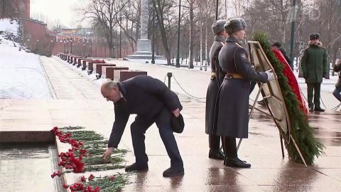 Памятные мероприятия в честь 80-летия победы в Сталинградской битве проходят по всей стране