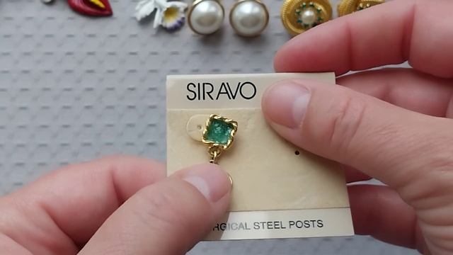 329.Винтажная бижутерия из США. Много маркировок: ДЖОАН РИВЕРС,МОНЕ,МАРВЕЛЛА,РОБЕРТ РОУЗ,НАПЬЕ. смотреть онлайн