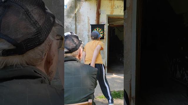 Играем в магнитный дартц смотреть онлайн