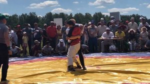 Борьба Куреш на сабантуе празднике к 100 летию Мусы Гареева в илишевском районе РБ