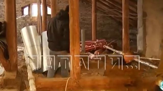 Рухнувшие последствия капитального ремонта едва не покалечили жителя смотреть онлайн