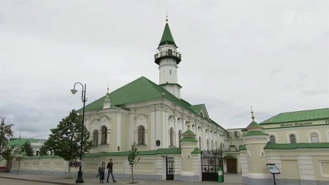 Миллионы мусульман по всей России отмечают один из главных праздников ислама Курбан-Байрам