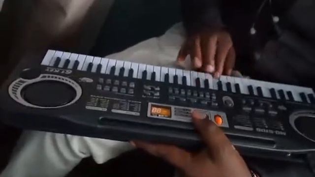 piano keyboard 61 keys
