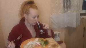 Мукбанг в халате/на кухне с Ксюшей