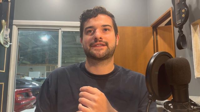 Gibson Guitars Are For Collectors, Not Musicians - The Problem With Gibson смотреть онлайн