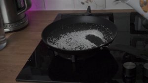 ЧТО БУДЕТ ЕСЛИ ПОЖАРИТЬ СОЛЬ НА СКОВОРОДЕ?