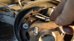 Регулировка ручного тормоза на Toyota Funcargo