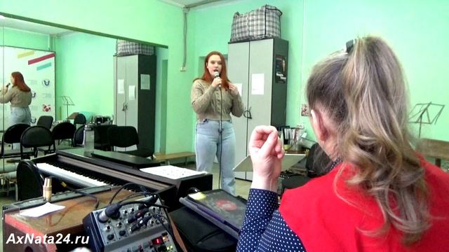 Эстрадное пение  Moon River (Лунная река)-3  Голосоведение. Киксы  Фразировка. Темпоритм. Догоняем!