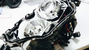 Установка линз Mitsubishi Outlander