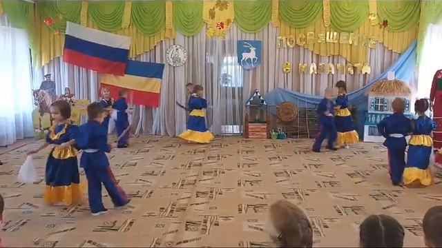 Казачий танец "Варенька" старшая группа детского сада "Жар-птица" смотреть онлайн
