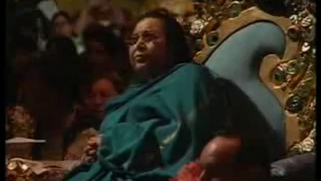 ТРИ ВЕЛИКИЕ МАНТРЫ Нирмал Сангит Сарита Guru Puja 2001 clip0 смотреть онлайн