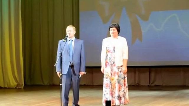 Депутат облдумы Николай Домнич вручил ключи от квартиры главврачу, Блокнот Россошь, 16.06.17