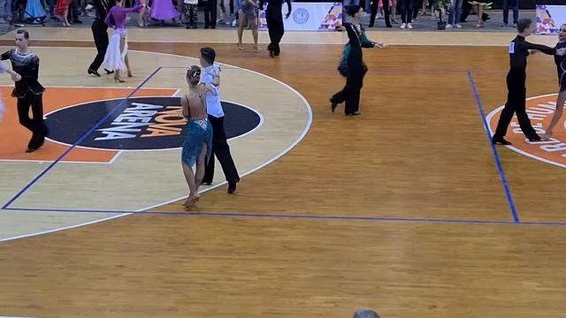 Рейтинг комбинация La. Rumba смотреть онлайн