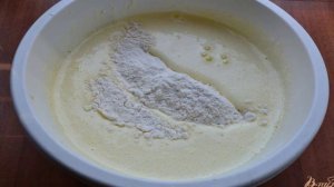 Пирог с яблоками на кефире в мультиварке
