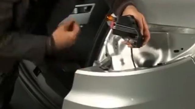 MEGANE SPORT TOURER : Acceso a las lámparas delanteras y traseras смотреть онлайн