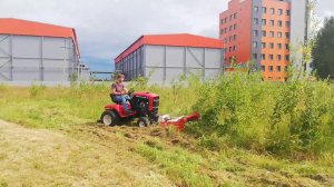 Минитрактор Митракс для кошения высокой травы - лучший уничтожитель бурьяна и мелкого кустарника.